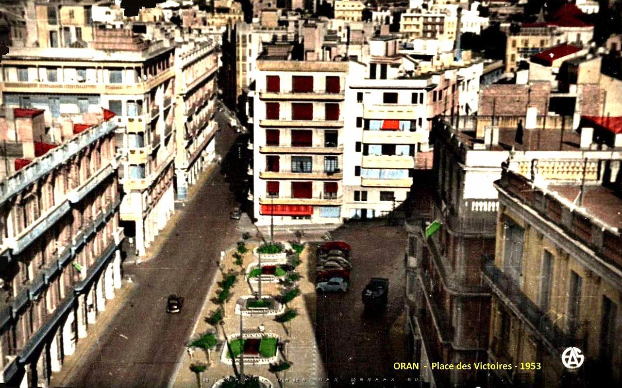 Oran - Place des Victoires - 1953.jpg